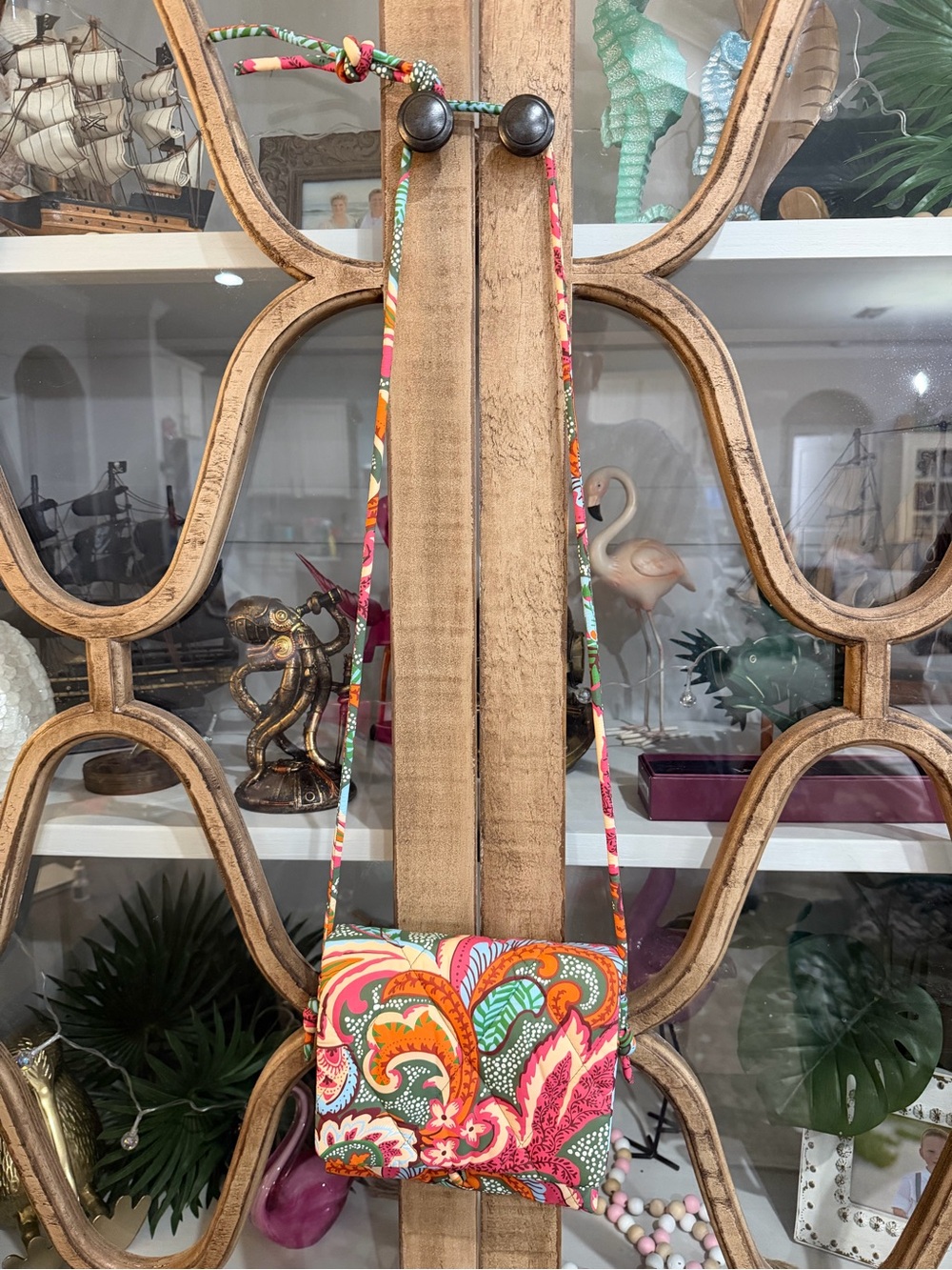 Vera Bradley Baird Hipster Leaf Me Not Paisley in Featherweight Pink Orange Bag